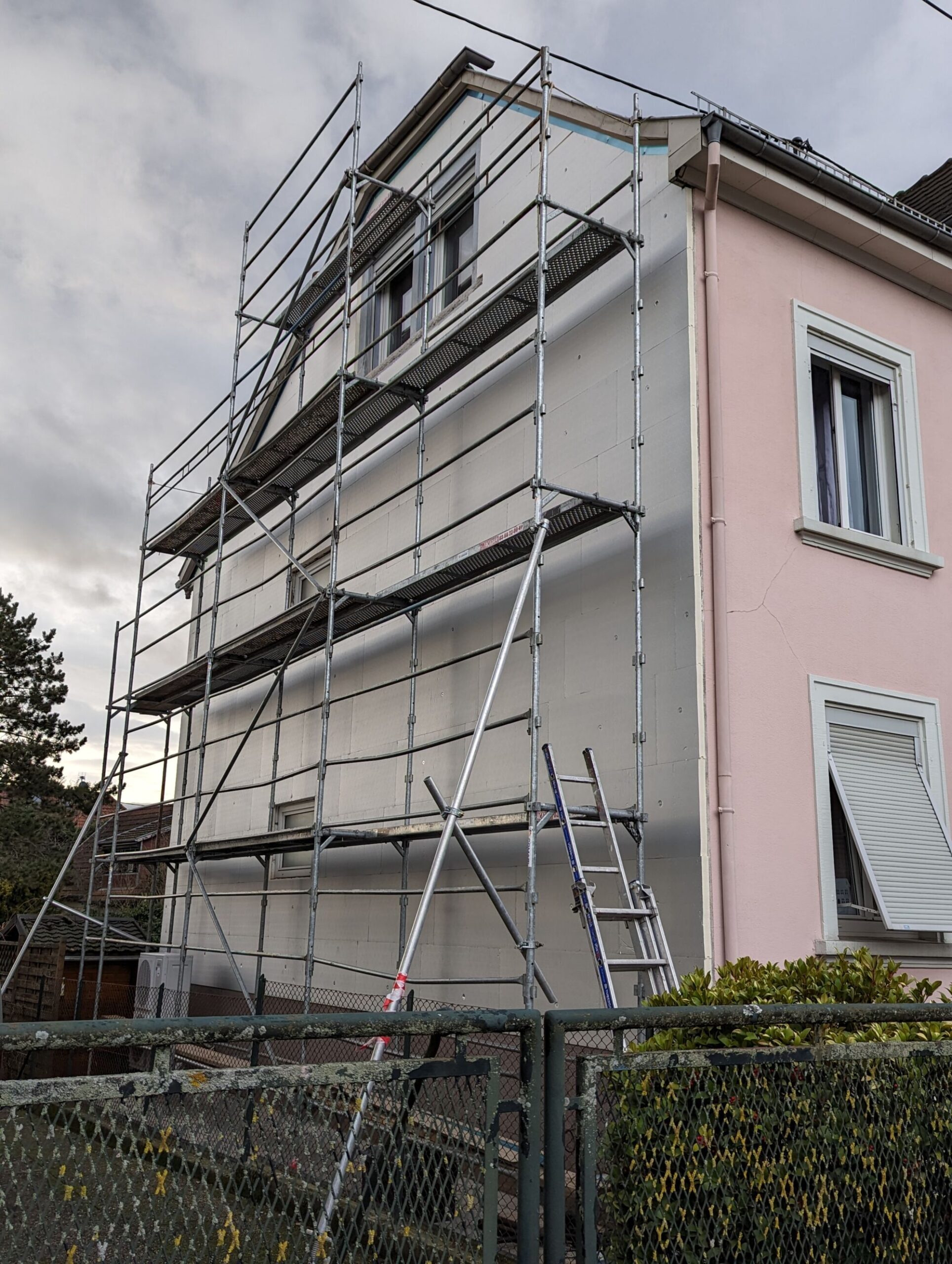 PENDANT 1 SCALED | Le Façadier Alsace Entreprise de ravalement de façade et peinture extérieure dans le Haut-Rhin, le Bas-Rhin et le Territoire de Belfort Kingersheim 0